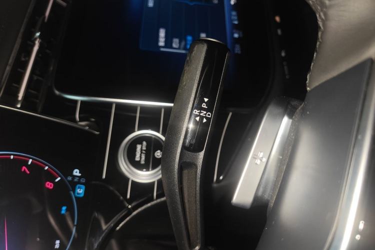 Used Mercedes-Benz E-Class 2025 E 260 L Gear Lever