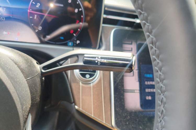 Used Mercedes-Benz E-Class 2025 Facelift E 300 L Fashion Edition Gear Lever