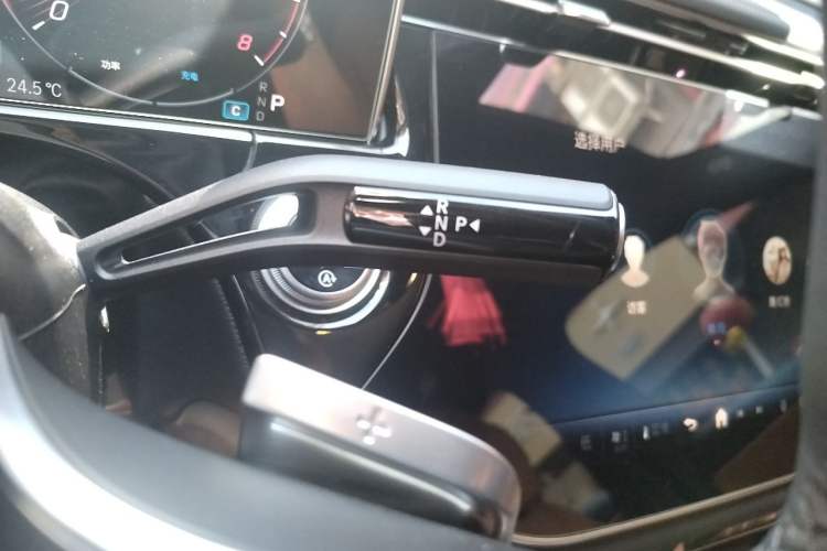 Used Mercedes-Benz E-Class 2025 Facelift E 300 L Luxury Edition Gear Lever