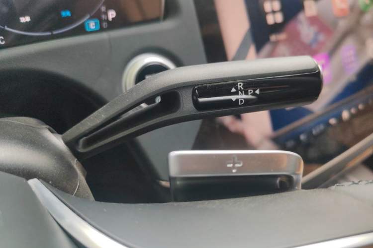 Used Mercedes-Benz E-Class 2025 Facelift E 300 L Luxury Edition Gear Lever