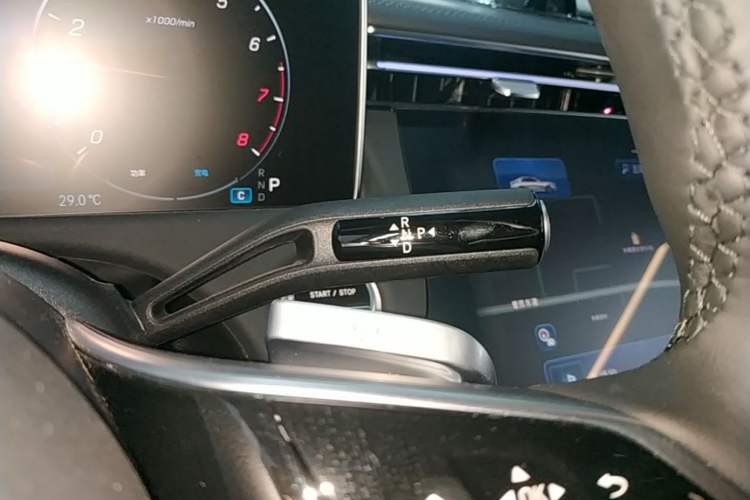 Used Mercedes-Benz E-Class 2025 Facelift E 300 L Luxury Edition Gear Lever