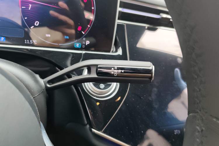 Used Mercedes-Benz E-Class 2025 E 300 L Luxury Model Gear Lever