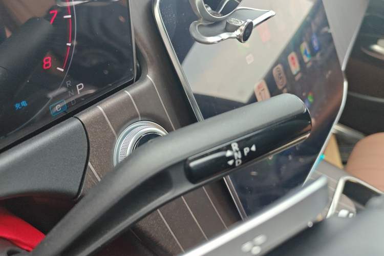 Used Mercedes-Benz E-Class 2025 Facelift E 300 L Fashion Edition Gear Lever