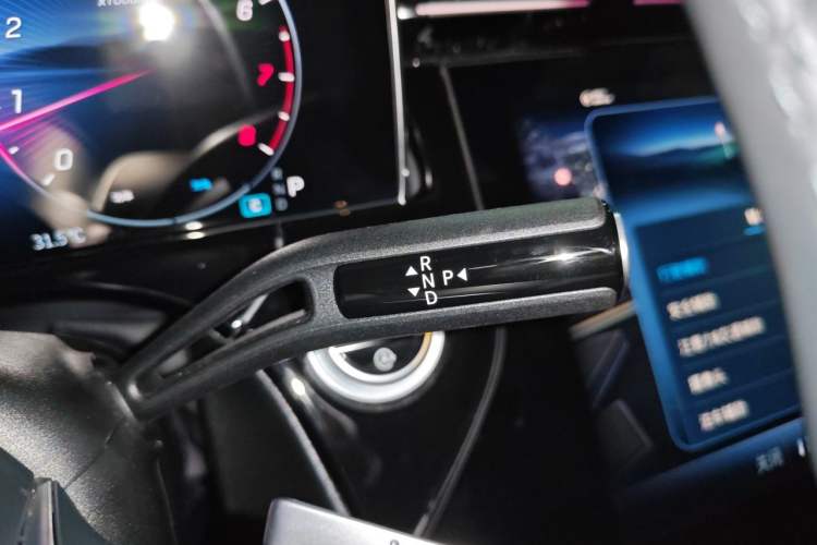 Used Mercedes-Benz E-Class 2025 E 300 L Luxury Model Gear Lever