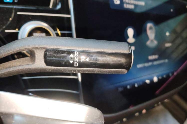 Used Mercedes-Benz E-Class 2025-Year Facelift E 260 L Gear Lever
