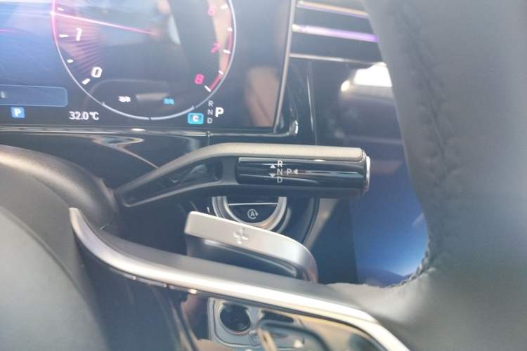 Used Mercedes-Benz E-Class 2025 E 300 L Luxury Model Gear Lever