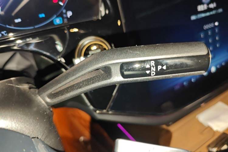 Used Mercedes-Benz E-Class 2025 E 300 L Luxury Model Gear Lever