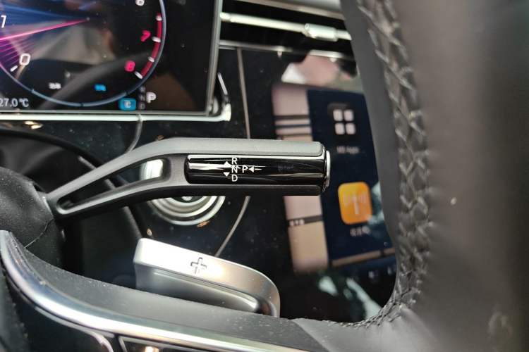 Used Mercedes-Benz E-Class 2025 Facelift E 300 L Luxury Edition Gear Lever
