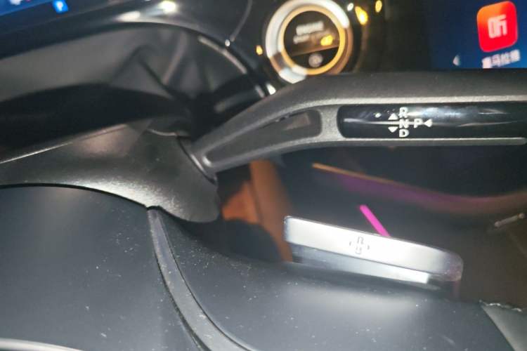Used Mercedes-Benz E-Class 2025 Facelift E 300 L Luxury Edition Gear Lever
