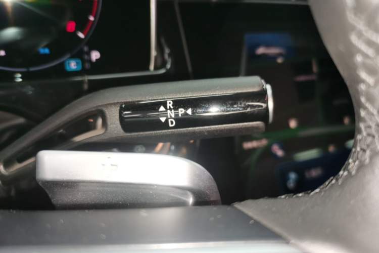 Used Mercedes-Benz E-Class 2025 E 300 L Luxury Model Gear Lever