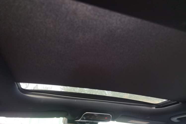 Used Mercedes-Benz E-Class 2025 Facelift E 300 L Luxury Edition Headliner