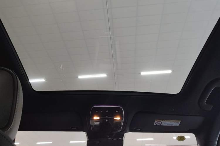 Used Mercedes-Benz E-Class 2025 E 260 L Headliner