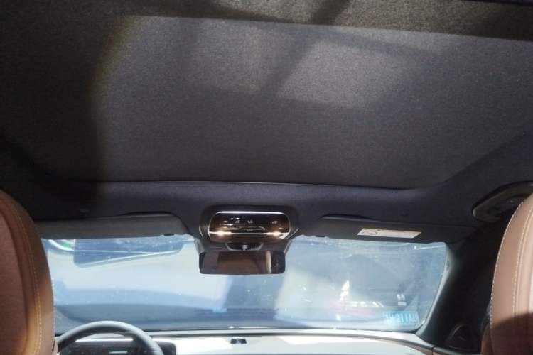 Used Mercedes-Benz E-Class 2025 Facelift E 300 L Luxury Edition Headliner