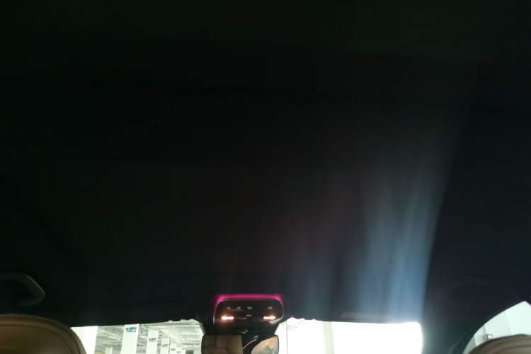 Used Mercedes-Benz E-Class 2025 E 260 L Headliner