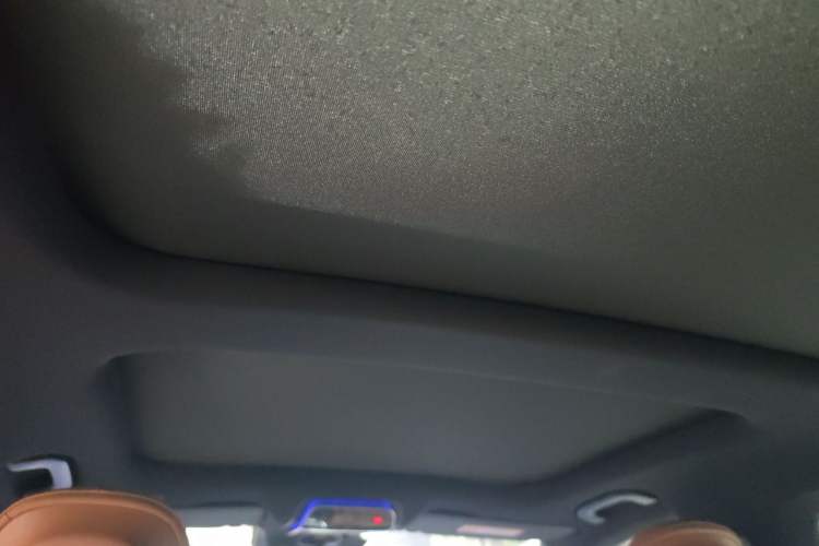 Used Mercedes-Benz E-Class 2025 Facelift E 300 L Premium Edition Headliner