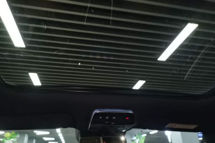 Used Mercedes-Benz E-Class 2025 Facelift E 300 L Fashion Edition Headliner