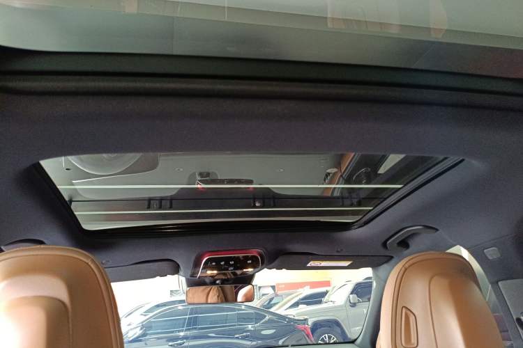 Used Mercedes-Benz E-Class 2025 Facelift E 300 L Luxury Sport Edition Headliner