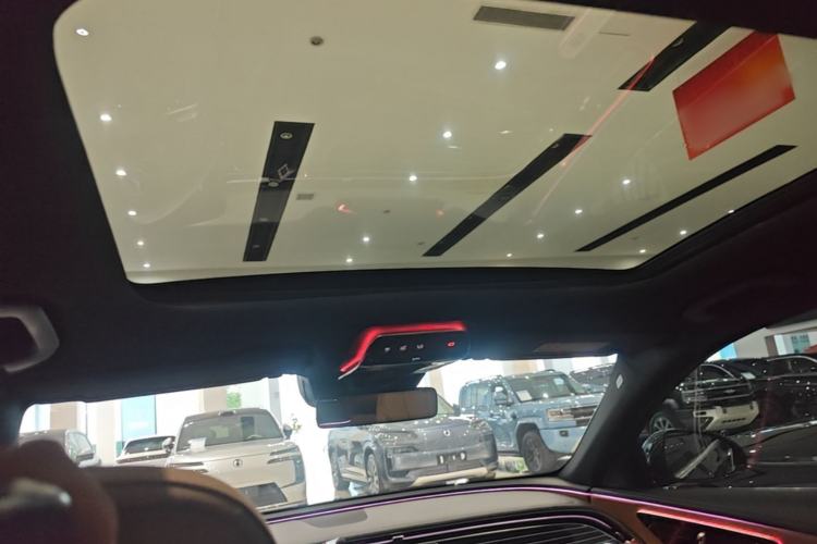 Used Mercedes-Benz E-Class 2025-Year Facelift E 260 L Headliner