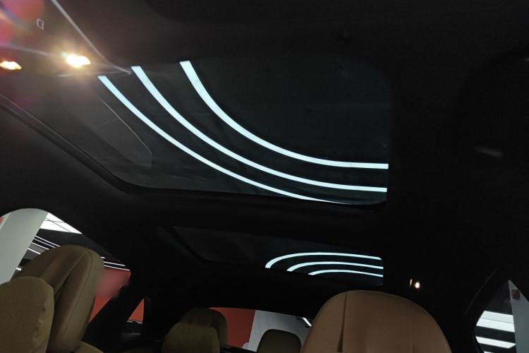 Used Mercedes-Benz E-Class 2025 Facelift E 300 L Luxury Edition Headliner