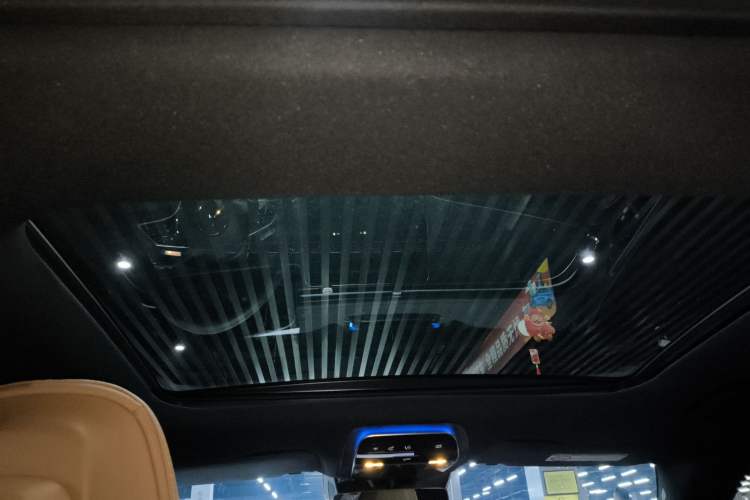 Used Mercedes-Benz E-Class 2025 Refresh E 300 Fashion Edition Sport Version Headliner