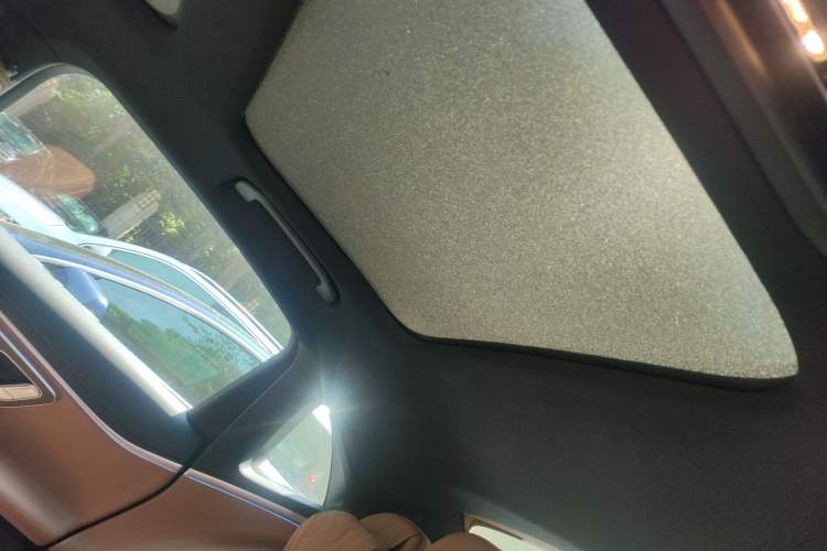 Used Mercedes-Benz E-Class 2025 Facelift E 300 L Luxury Edition Headliner