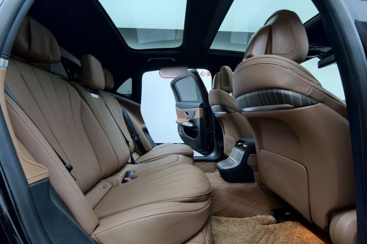 Used Mercedes-Benz E-Class 2025 E 300 L Stylish Model Headliner
