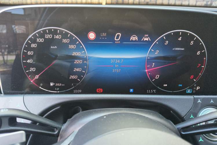 Used Mercedes-Benz E-Class 2025 Facelift E 300 L Fashion Edition Instrument Cluster