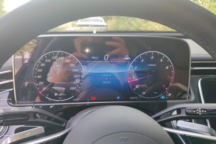 Used Mercedes-Benz E-Class 2025 Facelift E 260 L 4MATIC Instrument Cluster