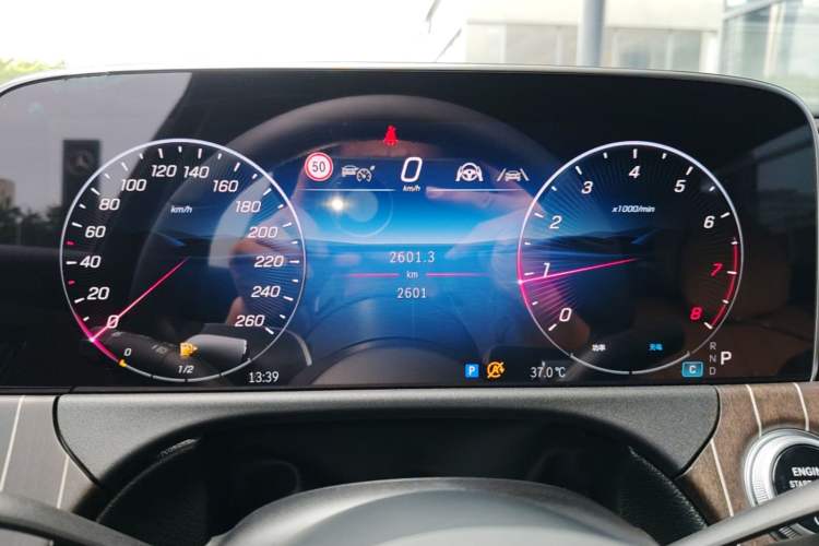 Used Mercedes-Benz E-Class 2025 Facelift E 300 L Fashion Edition Instrument Cluster