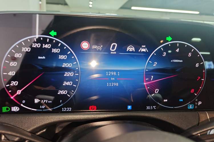 Used Mercedes-Benz E-Class 2025 Facelift E 300 L Fashion Edition Instrument Cluster