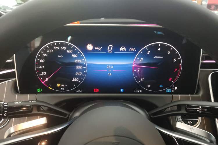 Used Mercedes-Benz E-Class 2025 Facelift E 300 L Fashion Edition Instrument Cluster