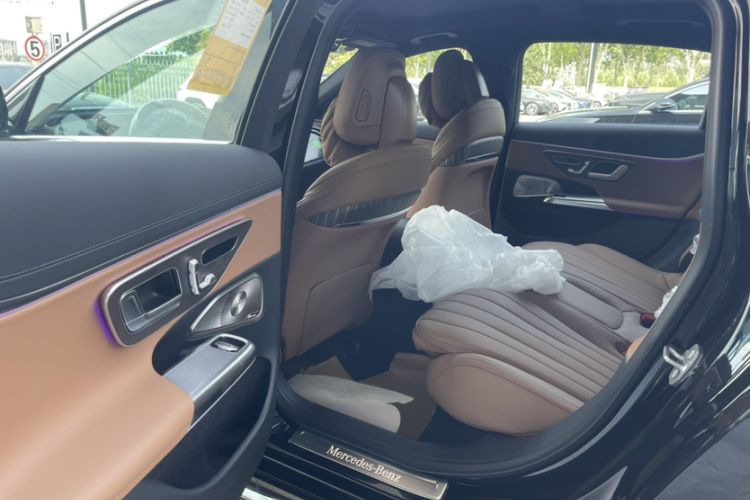 Used Mercedes-Benz E-Class 2025 Facelift E 300 L Luxury Edition Interior 1