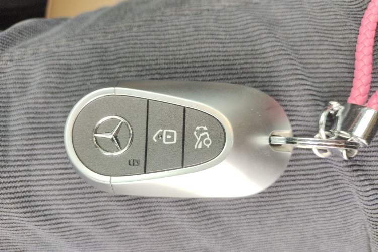 Used Mercedes-Benz E-Class 2025 E 300 L Stylish Sports Model Interior 1