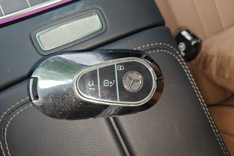 Used Mercedes-Benz E-Class 2025 Facelift E 300 L Luxury Edition Interior 1