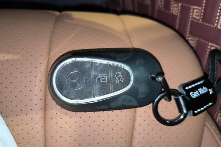 Used Mercedes-Benz E-Class 2025 E 300 L Luxury Model Interior 1