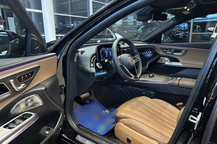 Used Mercedes-Benz E-Class 2025 E 300 L Luxury Model Interior 1