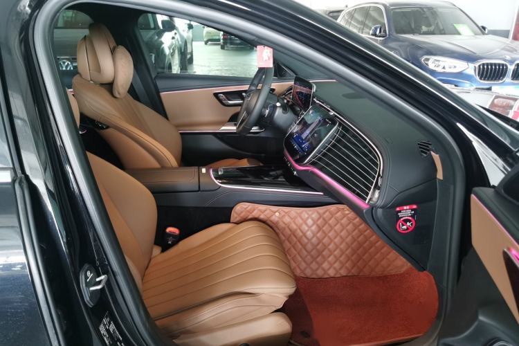 Used Mercedes-Benz E-Class 2025 E 260 L Interior 1