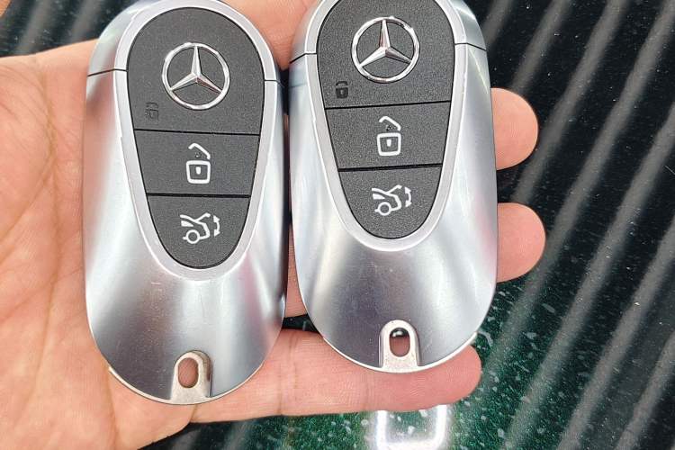 Used Mercedes-Benz E-Class 2025 Facelift E 300 L Luxury Edition Interior 1