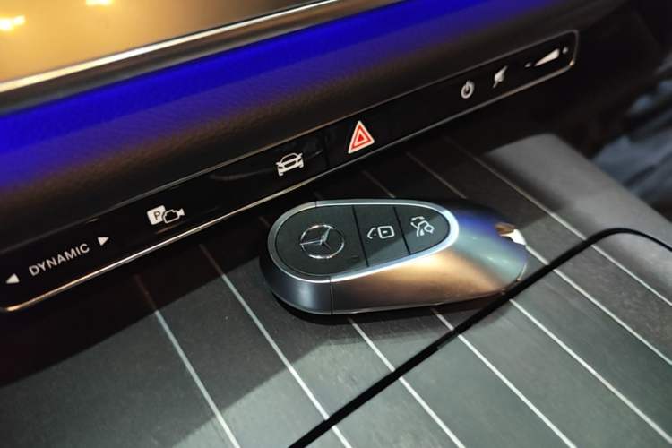 Used Mercedes-Benz E-Class 2025 Facelift E 300 L Fashion Edition Interior 1