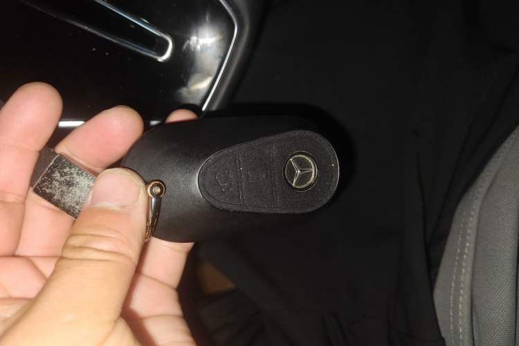 Used Mercedes-Benz E-Class 2025 E 260 L Interior 1