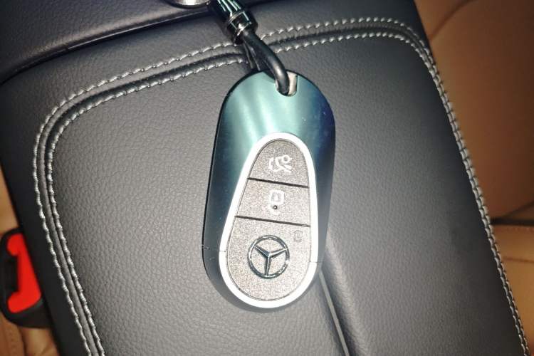 Used Mercedes-Benz E-Class 2025 Facelift E 300 L Luxury Sport Edition Interior 1