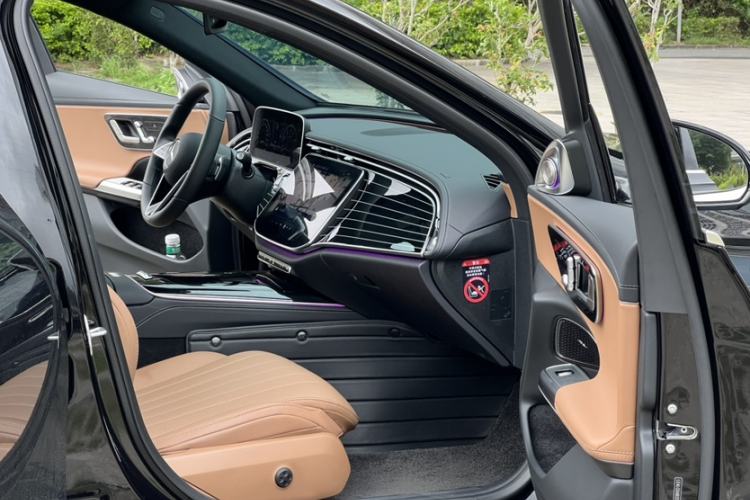 Used Mercedes-Benz E-Class 2025 E 260 L Interior 11
