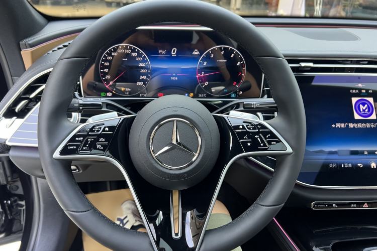 Used Mercedes-Benz E-Class 2025-Year Facelift E 260 L Interior 2