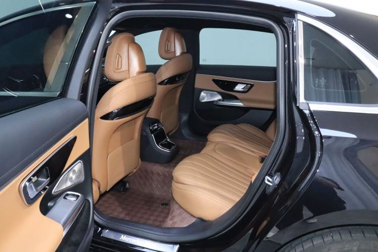Used Mercedes-Benz E-Class 2025-Year Facelift E 260 L Interior 2