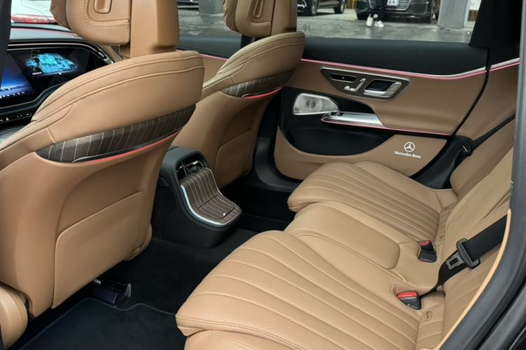 Used Mercedes-Benz E-Class 2025 E 300 L Luxury Model Interior 2