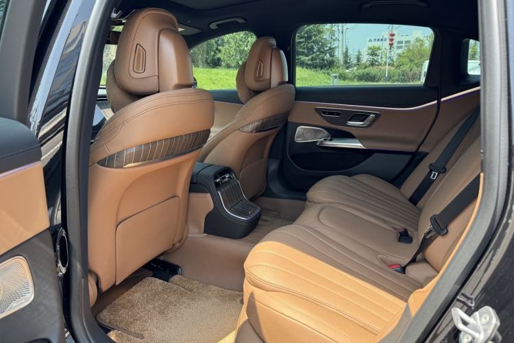 Used Mercedes-Benz E-Class 2025 Facelift E 300 L Fashion Edition Interior 2