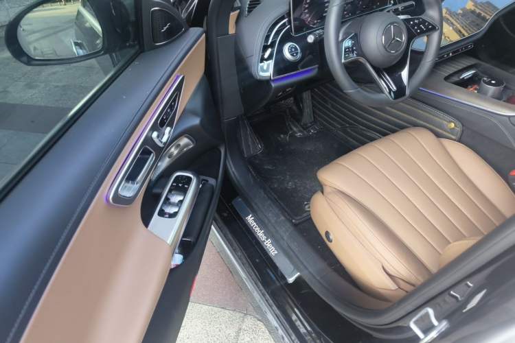 Used Mercedes-Benz E-Class 2025 Facelift E 300 L Luxury Edition Interior 3