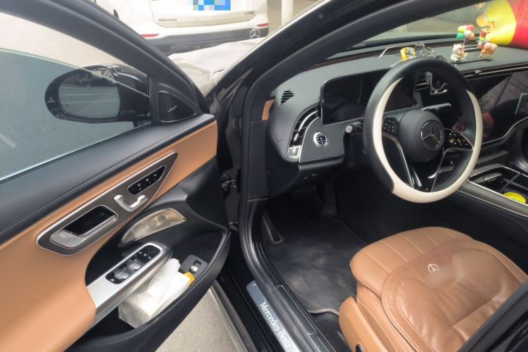 Used Mercedes-Benz E-Class 2025 Facelift E 300 L Luxury Edition Interior 3