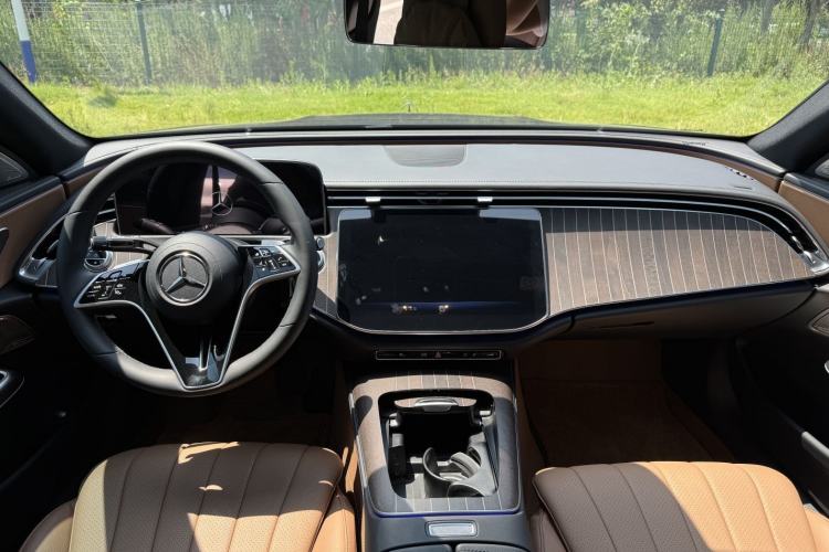 Used Mercedes-Benz E-Class 2025 Facelift E 300 L Fashion Edition Interior 3