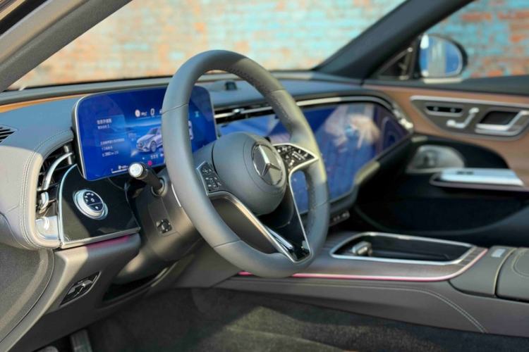 Used Mercedes-Benz E-Class 2025 Facelift E 300 L Luxury Edition Interior 3